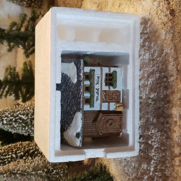 DEPARTMENT 56 - Alpine Village Series - Milch Käse - In Original Box - Picture 9 of 11